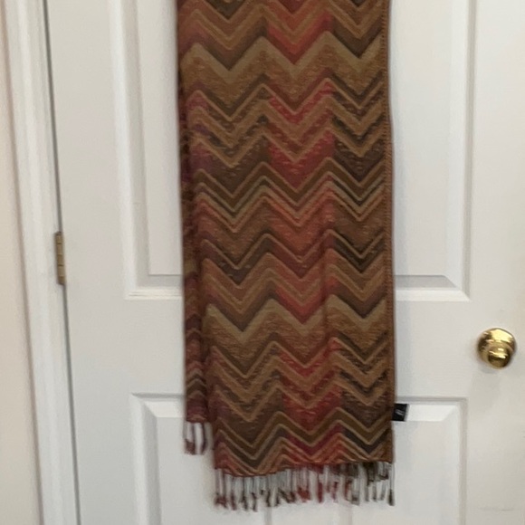 RACHEL ZOE ZIG ZAG PATTERN SCARF NWOT - Picture 2 of 6